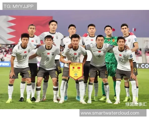 上海足球队实力引发热议球迷对球队表现的不同看法与争论