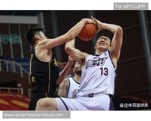 重庆篮球队与武汉篮球队的耐力较量赛后深度分析与反思